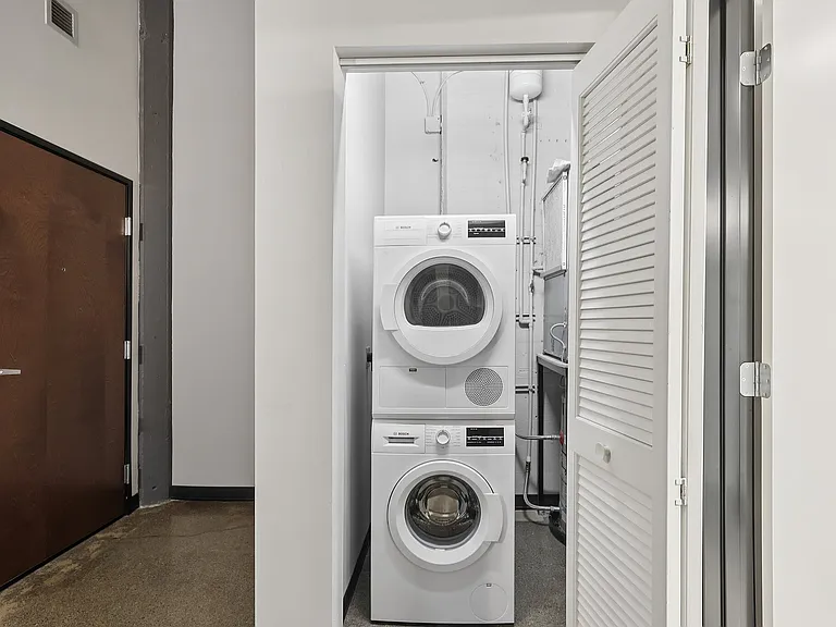 38-web-or-mls-1627 Penn Ave Unit 1003-S2409-011