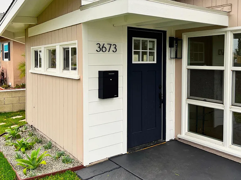 3673 Woodruff Ave — Photo 1