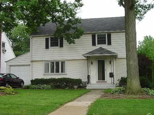 6 E Logan St photo 1