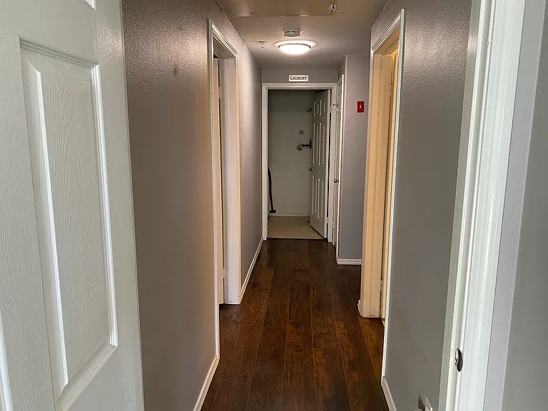 Hall/ Laundry