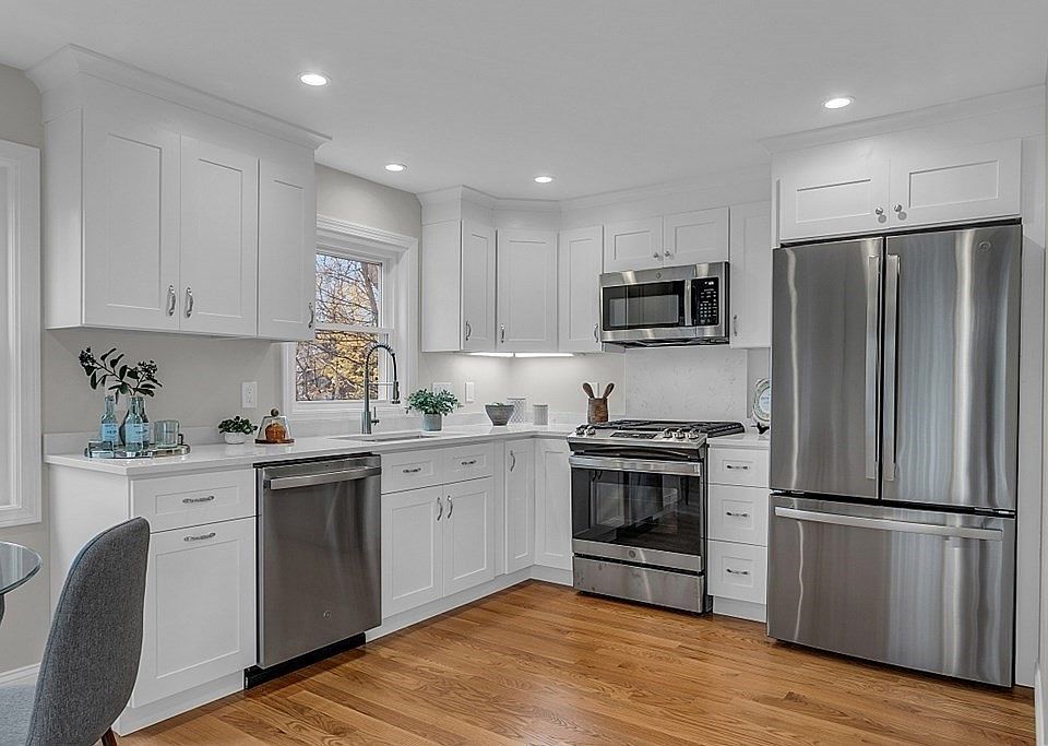 62 62/64 Elm St Stoneham MA Zillow