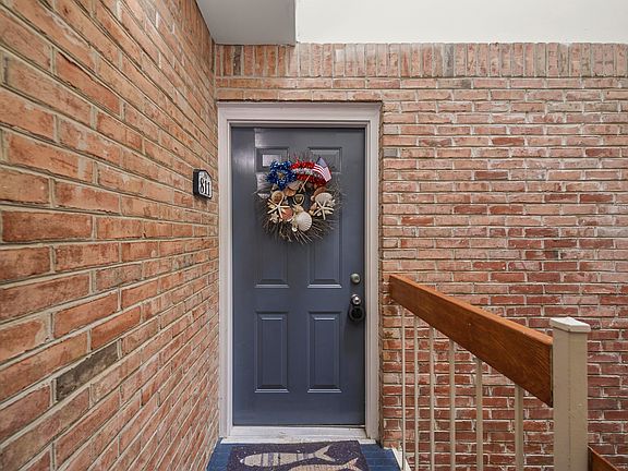 4th image of 811 Periwinkle Dr #Top