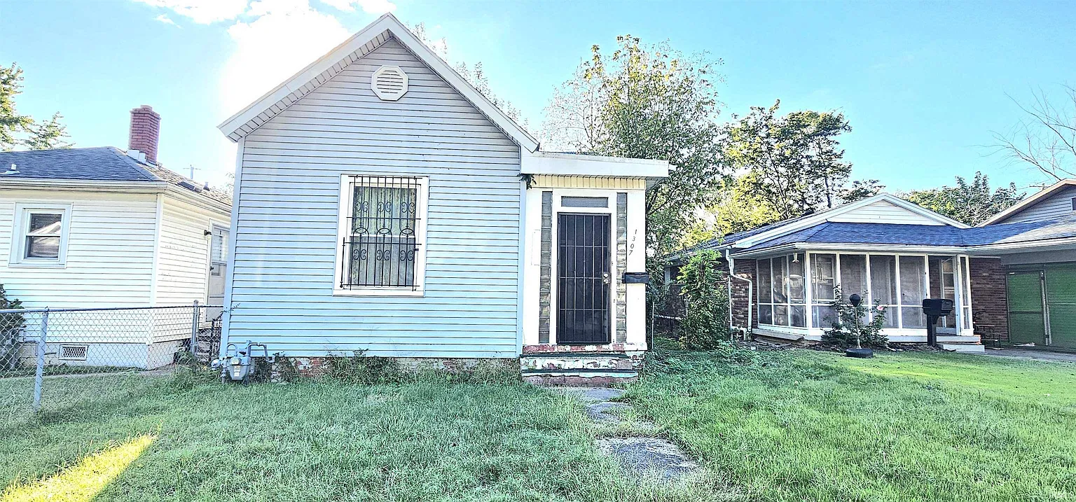 1307 S Harlan Ave photo 1
