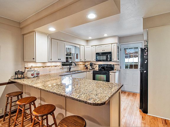 5th image of 2024 Omena Ave SE