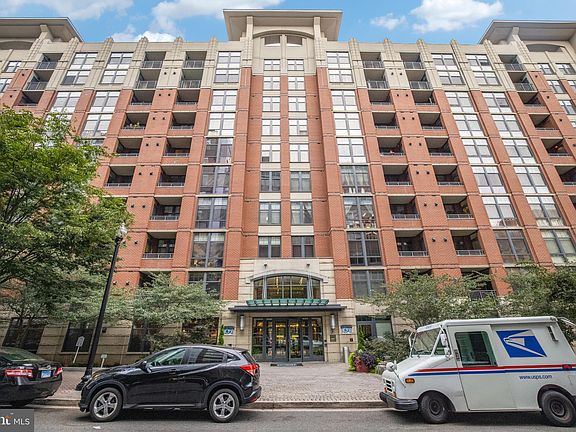 5th image of 1021 N Garfield St APT 620
