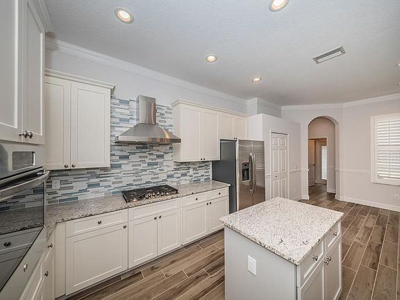 2nd image of 10415 Brentford Dr