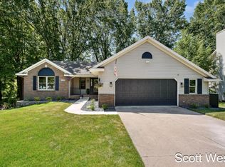 2730 Wellspring Ct NW, Grand Rapids, MI 49504