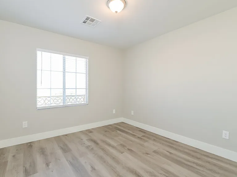 697 Fragrant Sage Ct — Photo 12