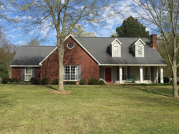 Well maintained exterior