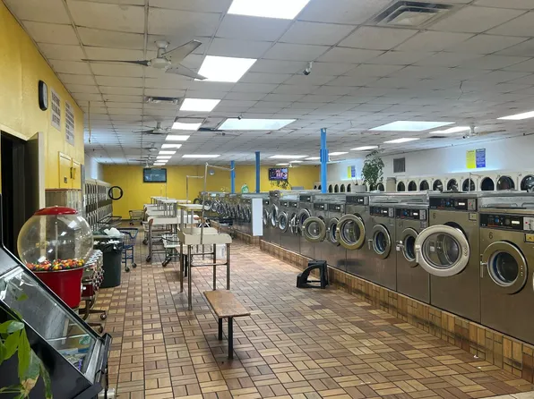 1812 Putnam Avenue image 3 of 3