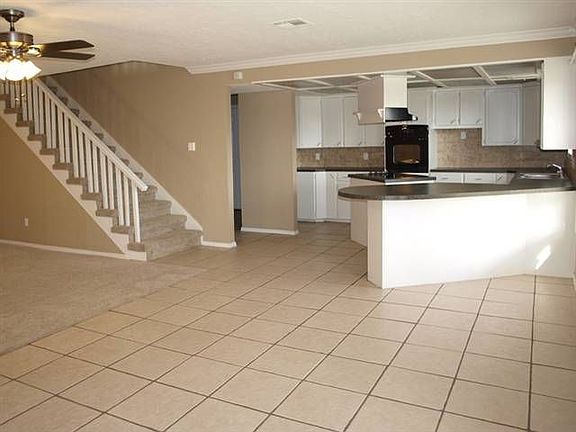 5th image of 1101 NW Goodyear Blvd