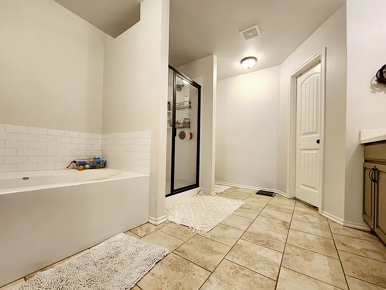 18600 Luna Dr — Photo 9