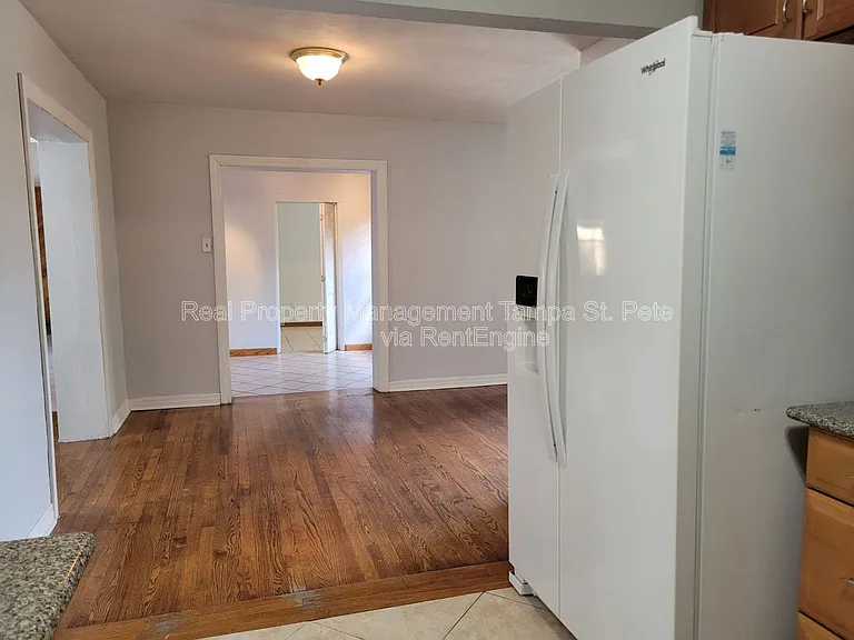 4311 S Thatcher Ave — Photo 13