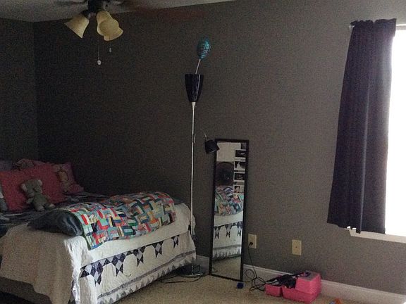 3rd image of 304 Mary Dr
