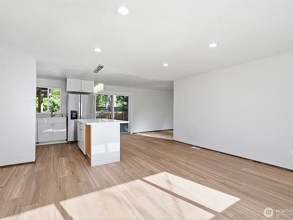 4th image of 5323 77th Court SW