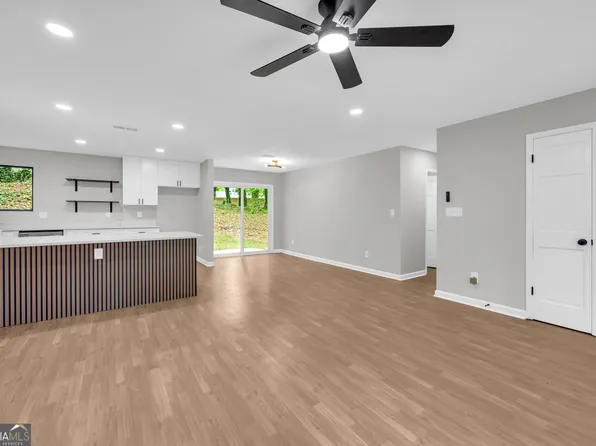 1829 Herringbone Holw, Lithonia, GA 30058