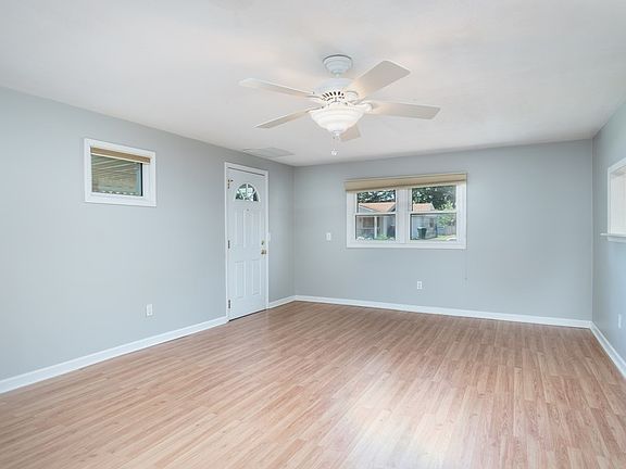 4th image of 4011 Mount Vernon Dr