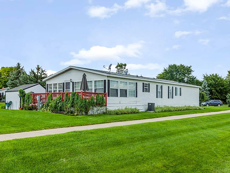 57400 Bedford Blvd — Photo 14
