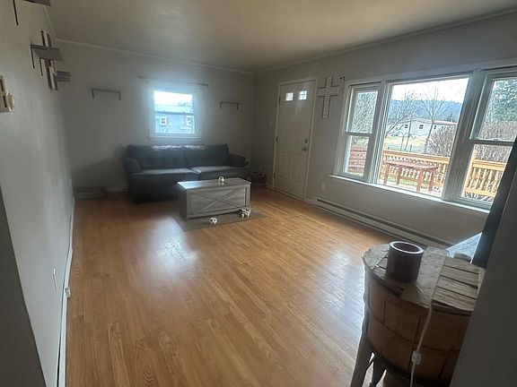 4th image of 1920 Grant St