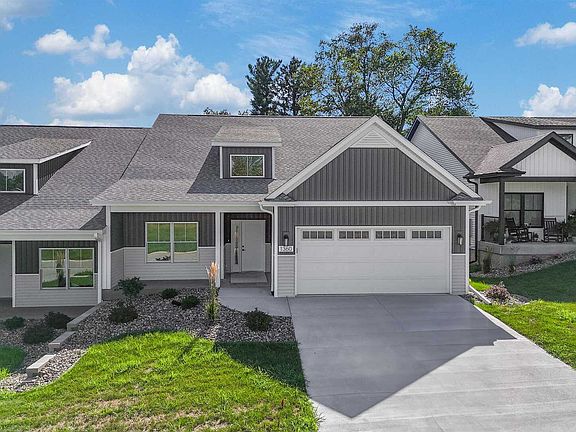 3rd image of 1360 Heights Ct
