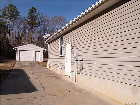 4th image of 195 Brook Creek Dr