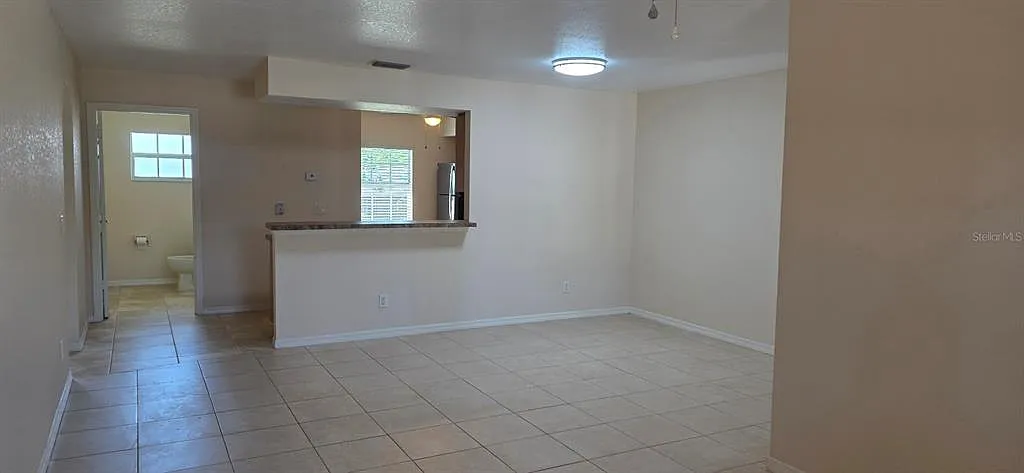 2 bed, 1.5 bath, 850 sqft, $1,300 — Photo 2