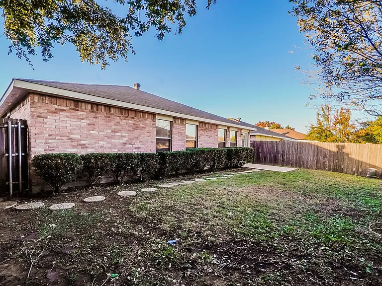 706 Langford Dr — Photo 16