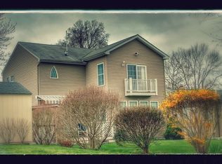 40 Attawanhood Trl, Old Saybrook, CT 06475