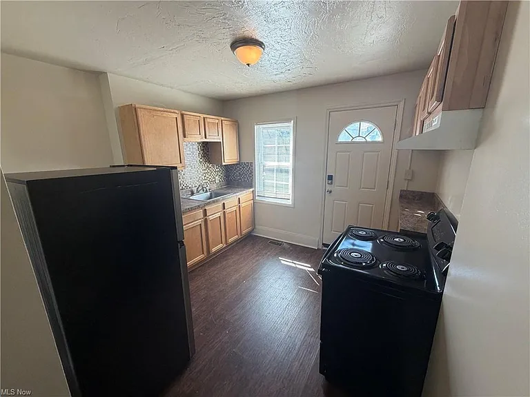 15416 S Waterloo Rd — Photo 4