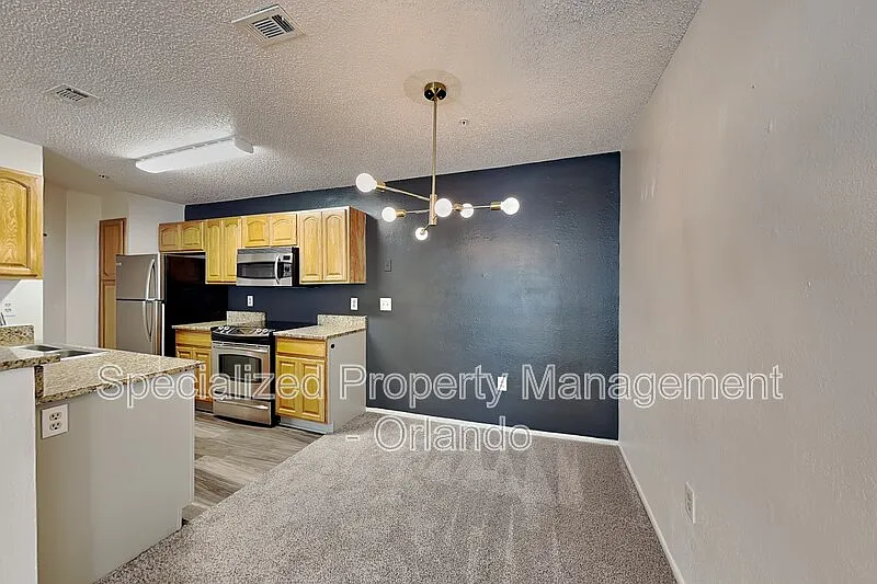 2 bed, 2.0 bath, 982 sqft, $1,499 — Photo 2