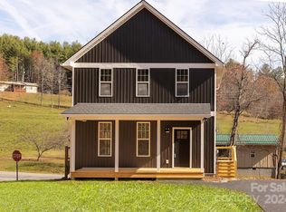 40 Scarlett Ridge Dr, Marshall, NC 28753