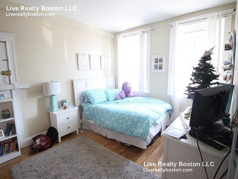 2nd image of 1208 Commonwealth Ave #Bb