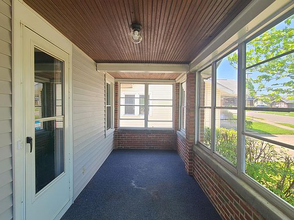 5th image of 4032 Woodbine Ave