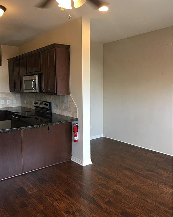 206 N Main St Bryan TX Zillow