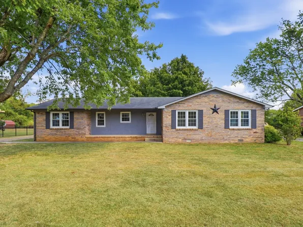 906 Mead Dr, Shelbyville, TN 37160