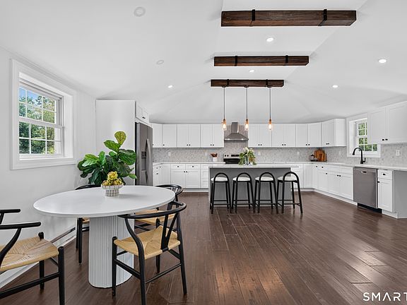 3rd image of 618 Beach Street