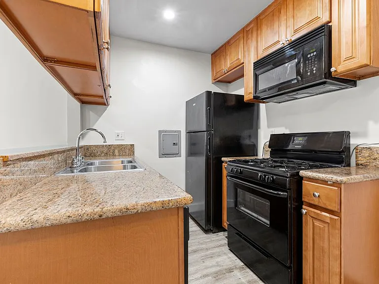 Parkview Terrace Apartments — Photo 54