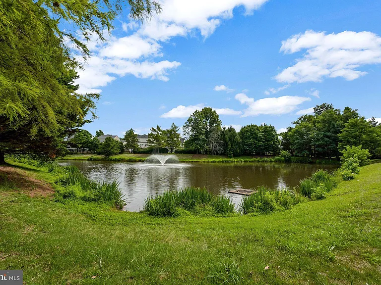 7057 Sauvage Ln — Photo 47