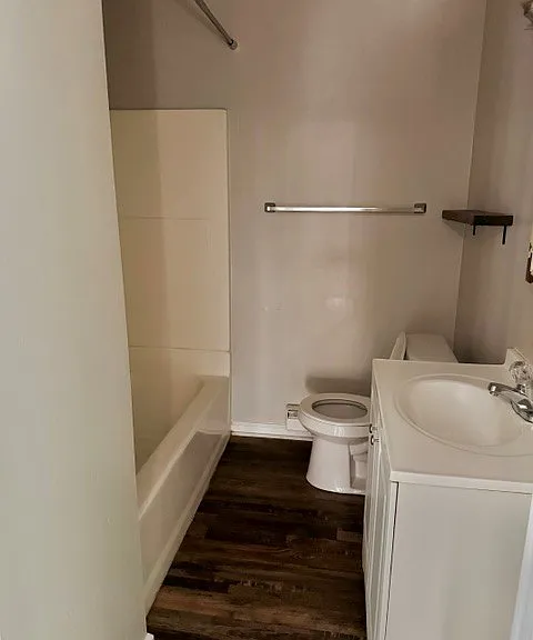 4 S Broad St #1 — Photo 4