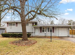 61 Circle Dr E, Montgomery, IL 60538