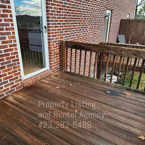 111 Hughes Rd Photo 1