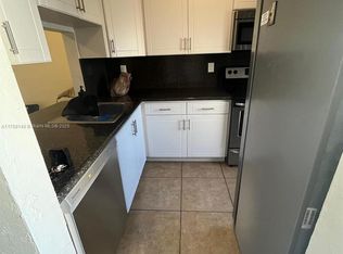 1650 S Le Jeune Rd APT 204, Coral Gables, FL 33134