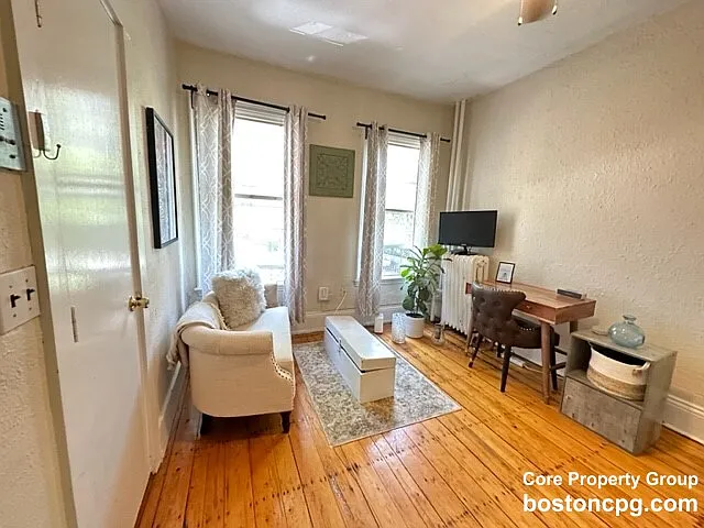 19 S Russell St #4 — Photo 2