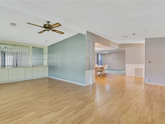 5th image of 7682 Niantic Ave #V1