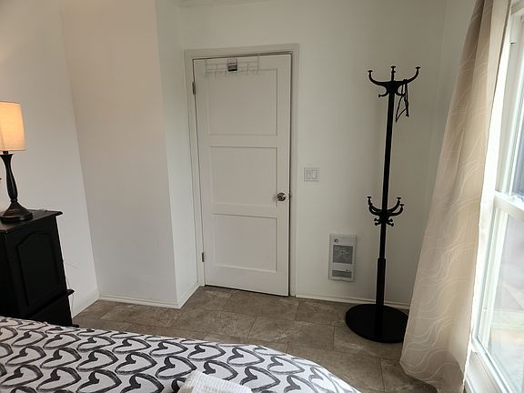 4th image of 138 Byxbee St