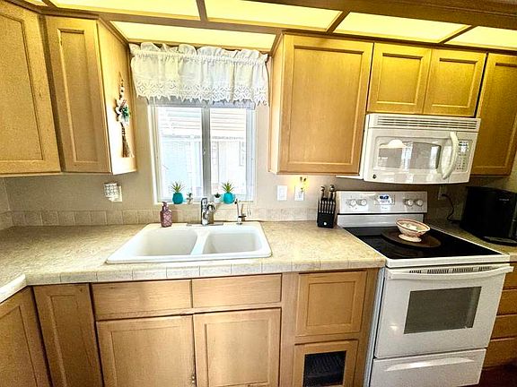 2nd image of 10442 N Frontage Rd #372