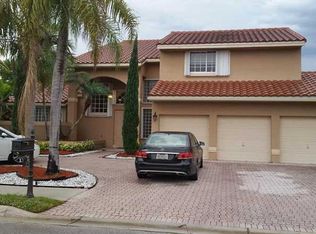 15241 Laurel Ln N, Pembroke Pines, FL 33027