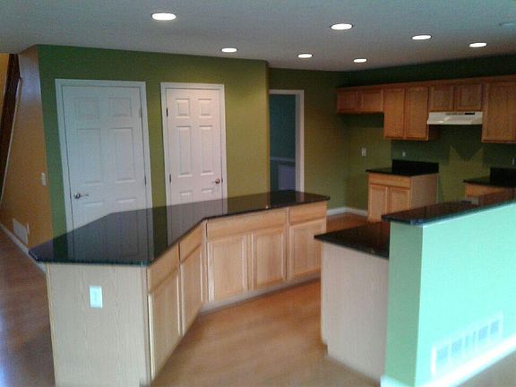 5th image of 1806 Curry Ln