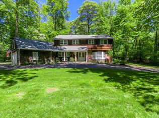 21 Wilderness Rd, Saint James, NY 11780