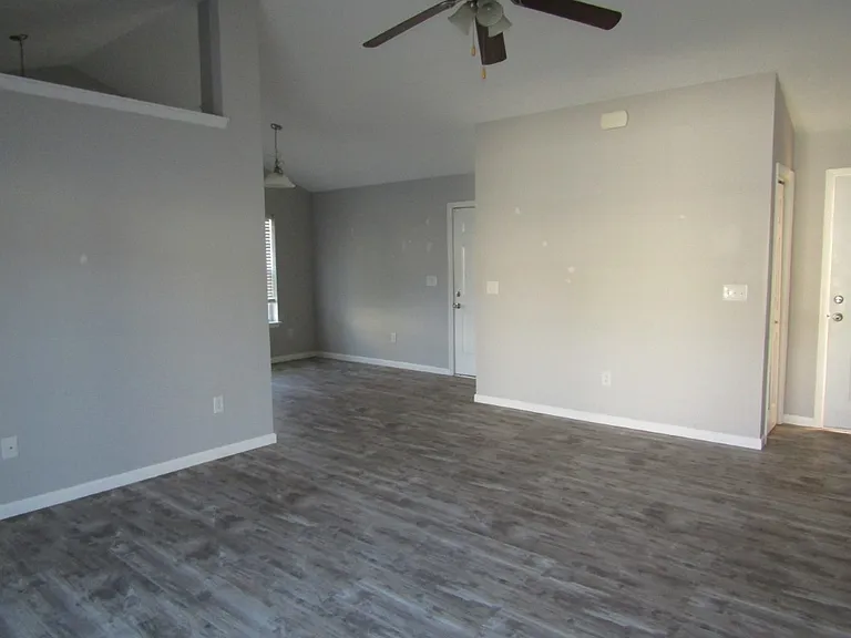 151 Heath Dr — Photo 10